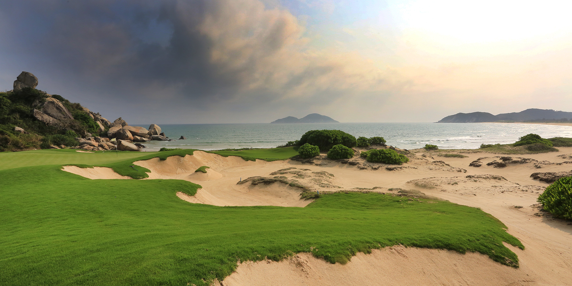 China | Hainan Island | 9 Nights | 7 rounds